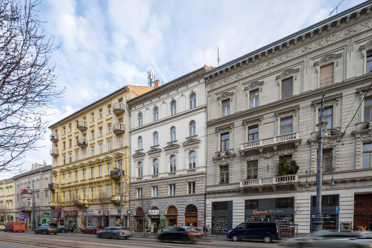 Vamhaz Boulevard Apartments Budapest Exterior foto