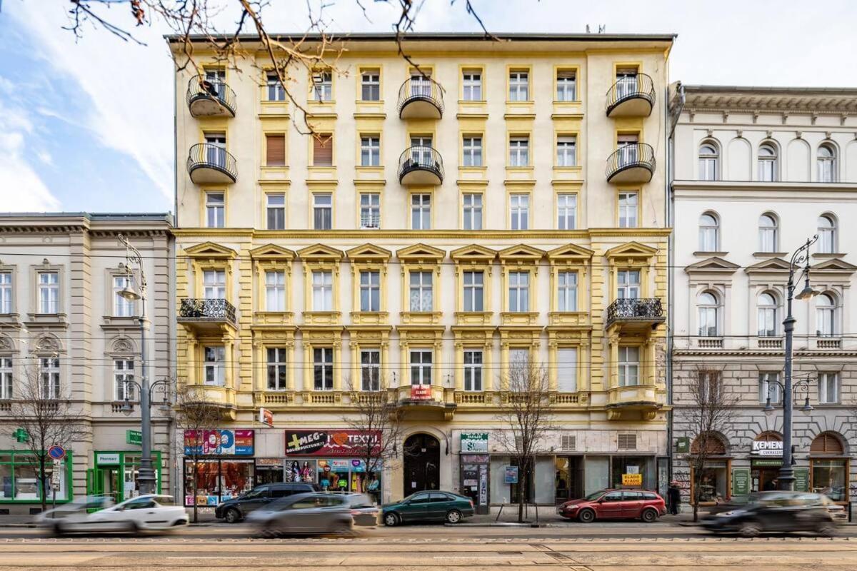 Vamhaz Boulevard Apartments Budapest Exterior foto