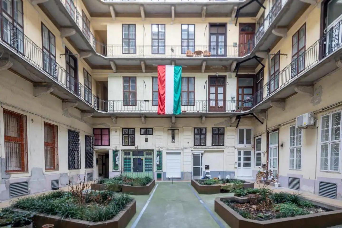 Vamhaz Boulevard Apartments Budapest Exterior foto