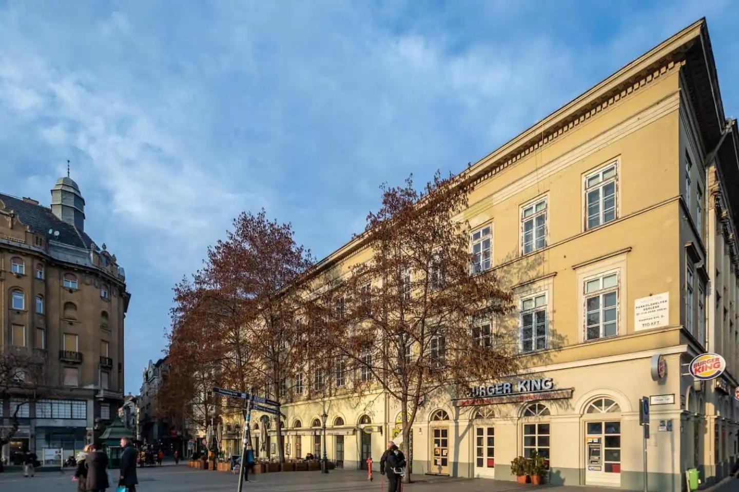 Vamhaz Boulevard Apartments Budapest Exterior foto